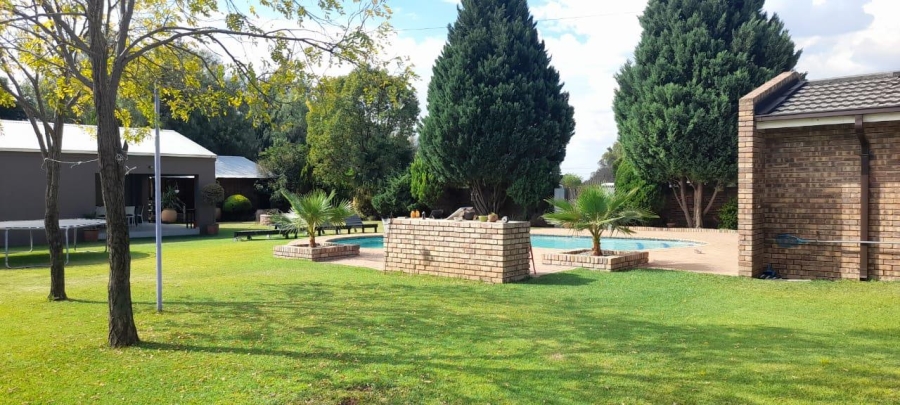 7 Bedroom Property for Sale in Bloemhof North West